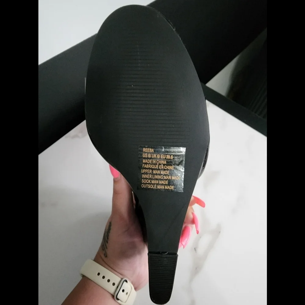REEBA black Wedge. Size 8. - Picture 2 of 3